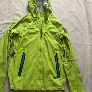 Mammoth wind breaker